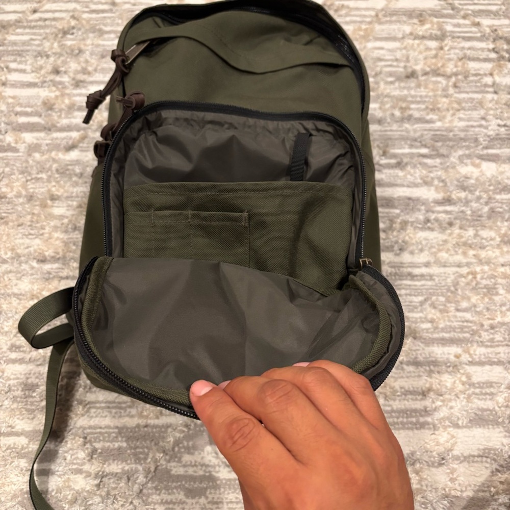 Filson Dryden Backpack Otter Green Carry On Travel Work Hike Leather Tabs - Picture 10 of 15